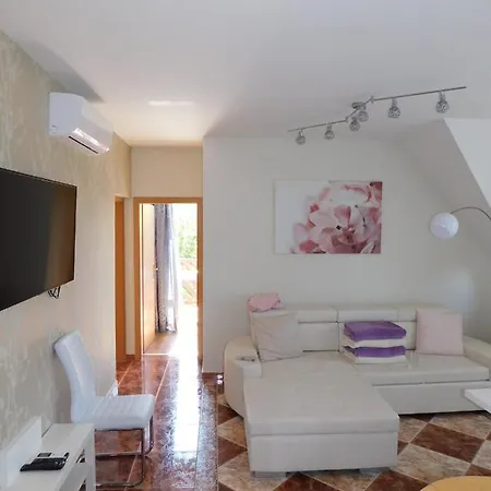 Apartment Lelle Grand Apartman Balatonlelle