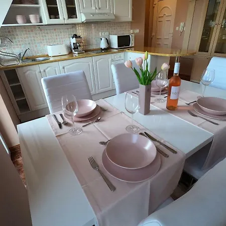 Lelle Grand Apartman Apartment